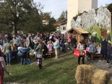 Stand des Schweizer Generalkonsulats - Internationales Familienfest auf Schloss Blutenberg