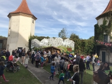 Stand des Schweizer Generalkonsulats - Internationales Familienfest auf Schloss Blutenberg