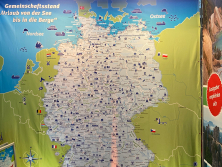 Große Deutschlandkarte am Stand
