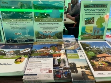 Prospektpräsentation am Messestand Urlaub in Deutschland_0195