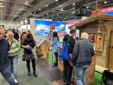 Messestand Urlaub in den Alpen auf der Reiselust Bremen