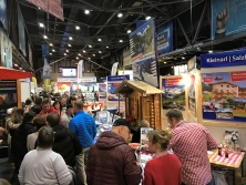 Messestand "Urlaub in den Alpen" auf der Reisen & Caravaning in Chemnitz 2019