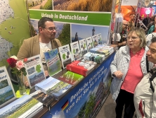 Prospektpräsentation am Messestand D22 - Urlaub in Deutschland