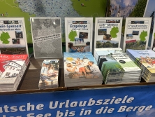 Prospektpräsentation am Messestand D22 - Urlaub in Deutschland