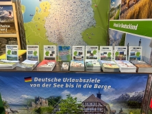 Prospektpräsentation am Messestand D22 - Urlaub in Deutschland