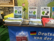 Prospektpräsentation am Messestand D22 - Urlaub in Deutschland