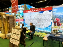 Messestand Urlaub in den Alpen