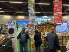 ALPenjoy Glücksrad am Messestand Urlaub in den Alpen