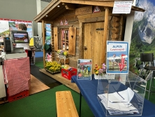 Gewinnspiel am Messestand Urlaub in den Alpen