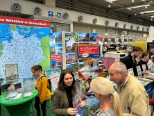 Messestand Urlaub in Deutschland und Urlaub in den Alpen Messestand Urlaub in Deutschland und Urlaub in den Alpen
