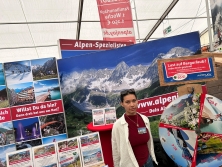 Glücksrad am Messestand Urlaub in den Alpen