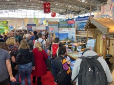 Prospektpräsentation am ALPenjoy-Messestand