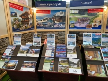 Prospektpräsentation am ALPenjoy-Messestand