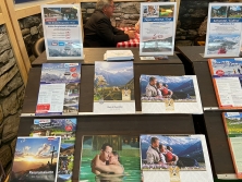 Prospektpräsentation am ALPenjoy-Messestand