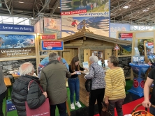 Glücksrad am Messestand Urlaub in den Alpen