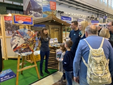 Glücksrad am Messestand "Urlaub in den Alpen"