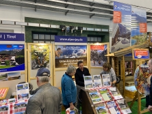 Prospektpräsentation am ALPenjoy-Messestand