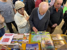 Prospektpräsentation am ALPenjoy-Messestand