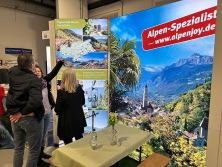 Tourismusverein Algund am Messestand Urlaub in Süditirol