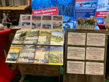 Prospektpräsentation Messestand Urlaub in den Alpen