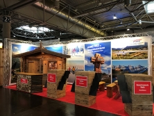 02-alpenjoy-pillerseetal-messestand-800x600px